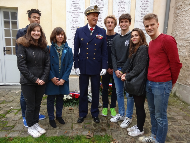 Les anciens élèves du lycée participent à la Cérémonie du 11 novembre